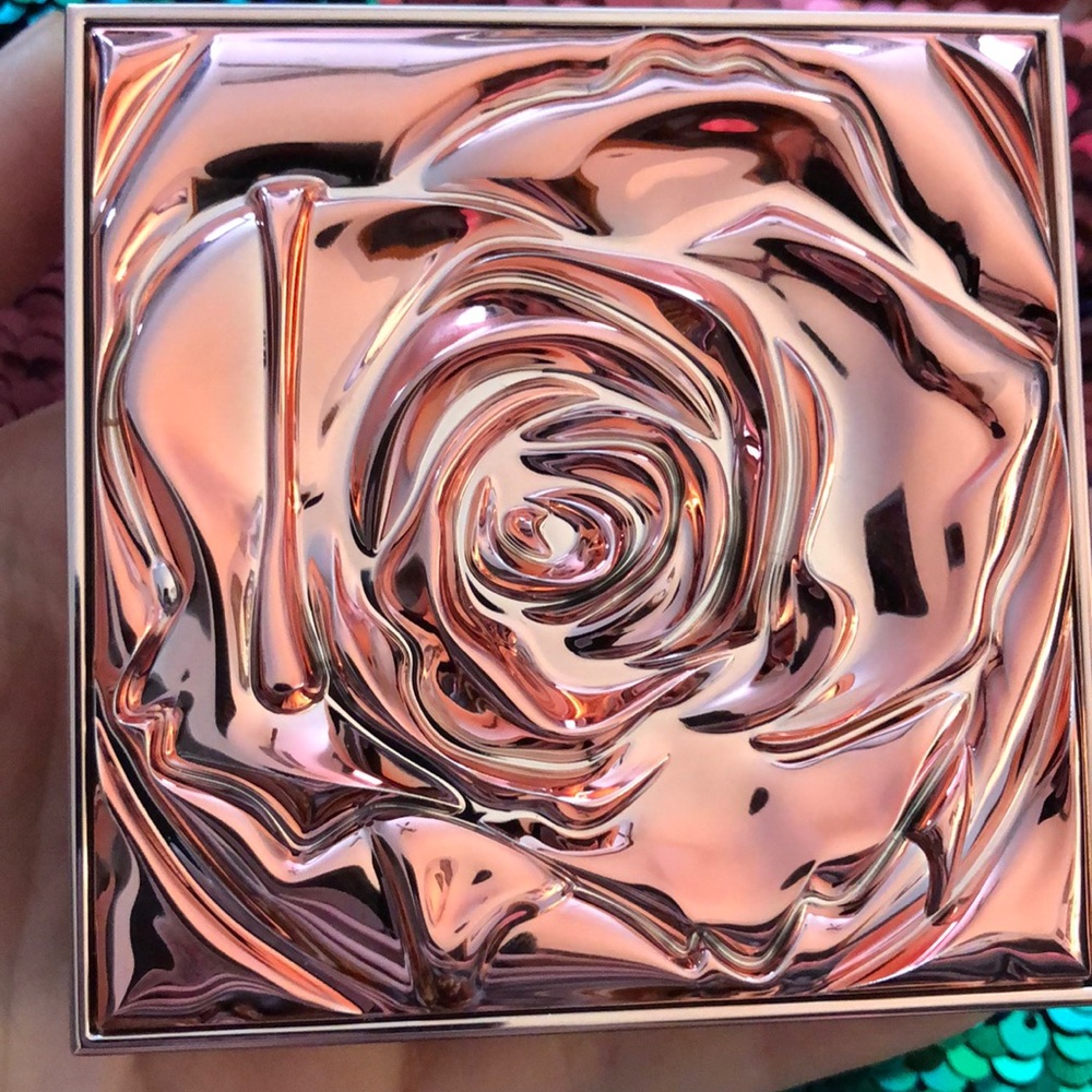 Smashbox +VLADA petal metal highlighter
